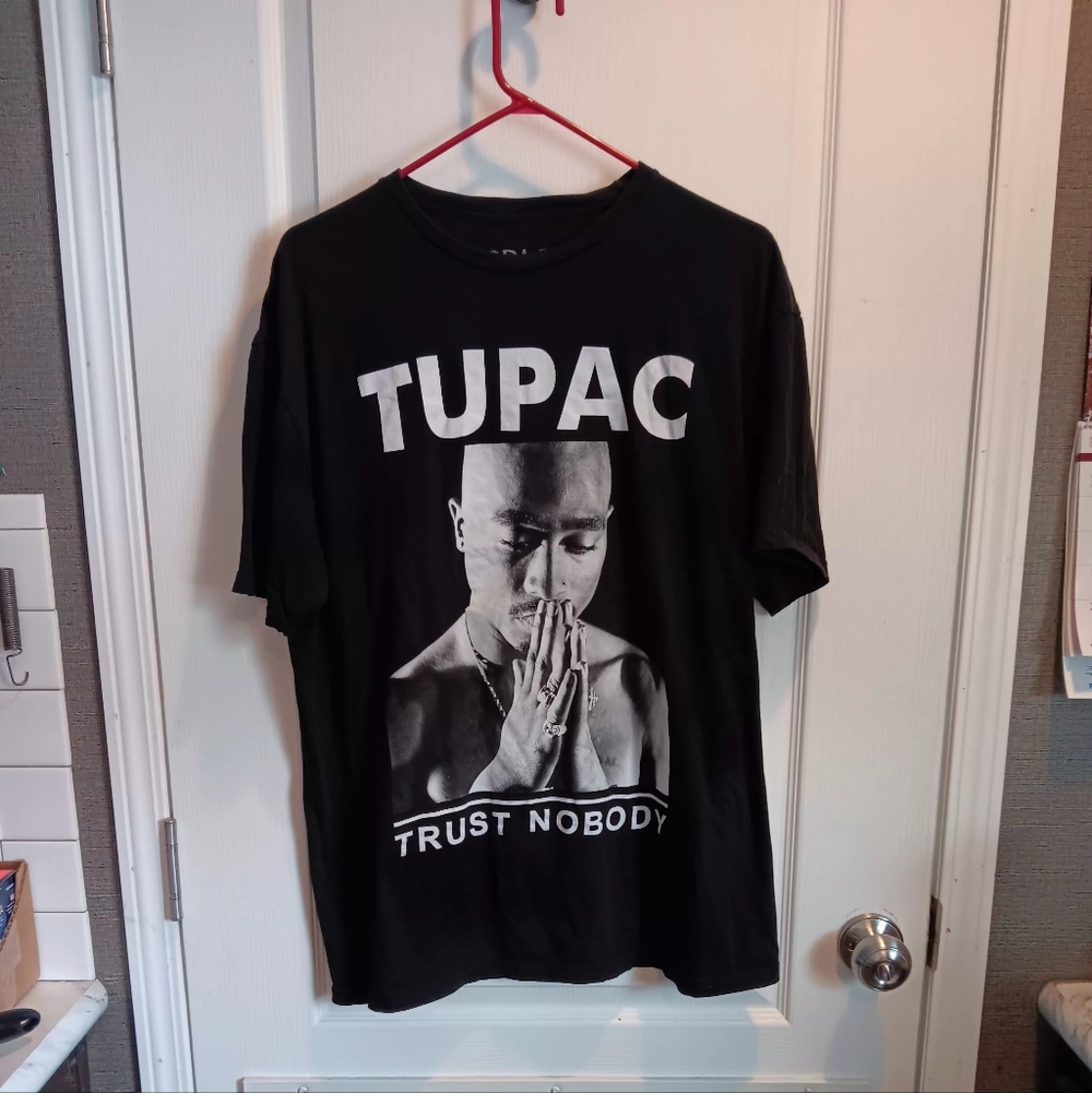 TUPAC Black Graphic T-Shirt